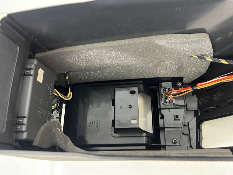1998-2000 Volvo V70 S70 Center Console Storage Assembly OEM