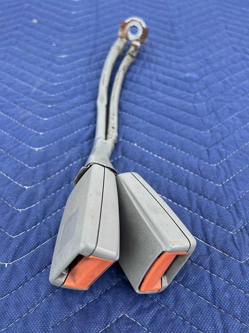 1988-1994 Chevrolet Silverado - Seat Belt Buckle PN: 51195