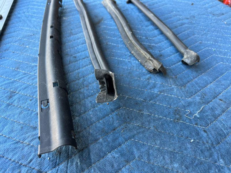 2000-2005 BMW 330xi 325xi E46 Upper Engine Cable Guide Cowl Seal Set OEM #4785EM