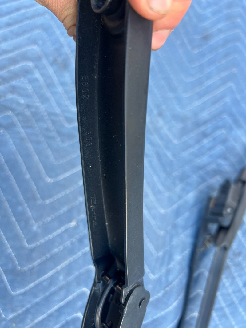 2011-2017 BMW X3 F25 Front Left & Right Windshield Wiper Arm Pair OEM #2392EM