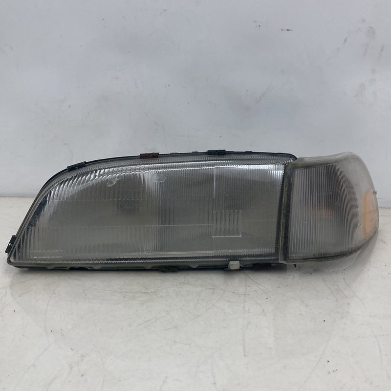 1998-2000 Volvo V70 Headlight Assembly Left 9169362 OEM #5193M