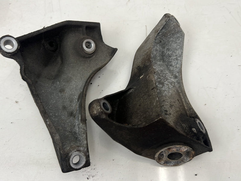 1996-2003 Audi S8 D2 A8 Front Engine Motor Mount Bracket Set w/ Bolts OE #6471EM