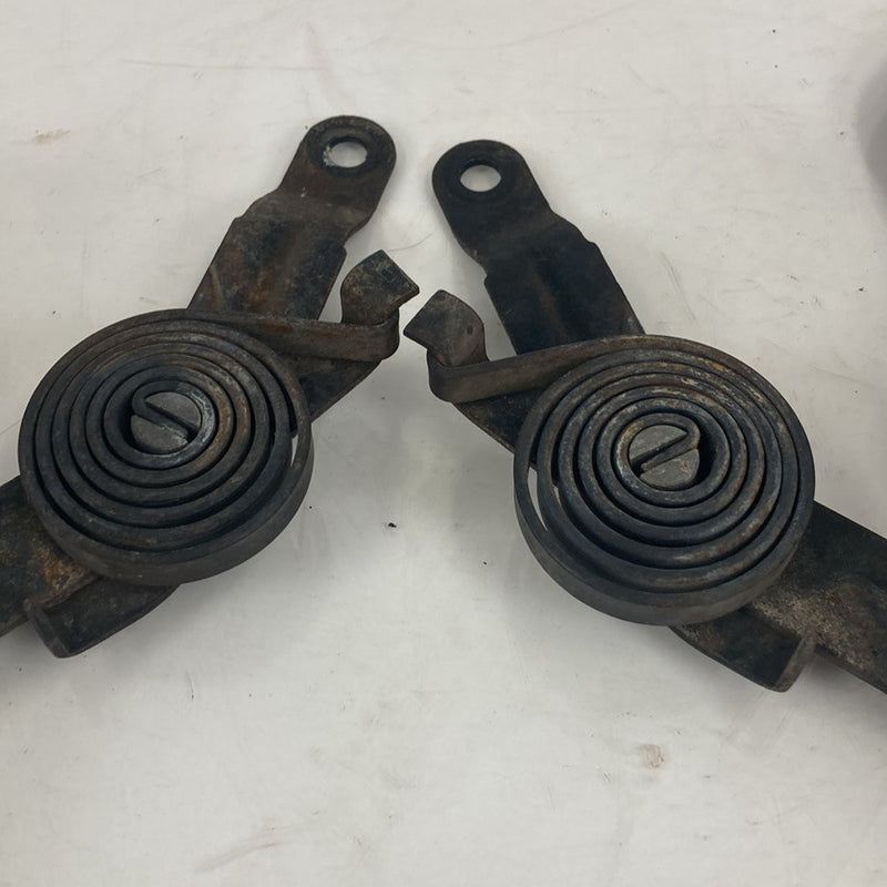 1995-1998 Chevrolet GMC C/K Hood Hinge Pair 15690184 15690183 OEM