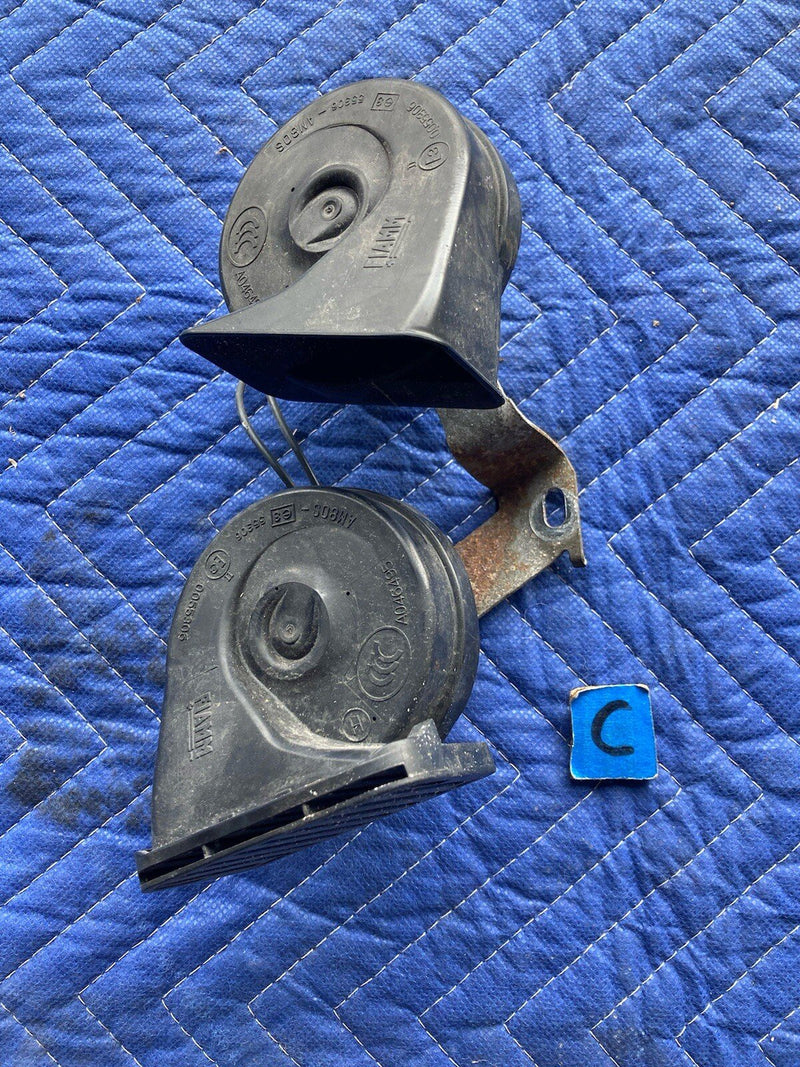 2006-2016 Chevy Impala GM FIAMM Horn Pair Assembly 4046495 0055306 OEM #3193M