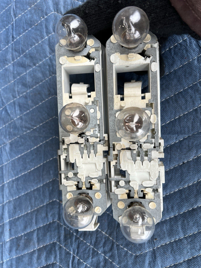 1993-1997 Volvo 850 850R Wagon Only Rear Tail Light Bulb Socket Panels OE #4471E