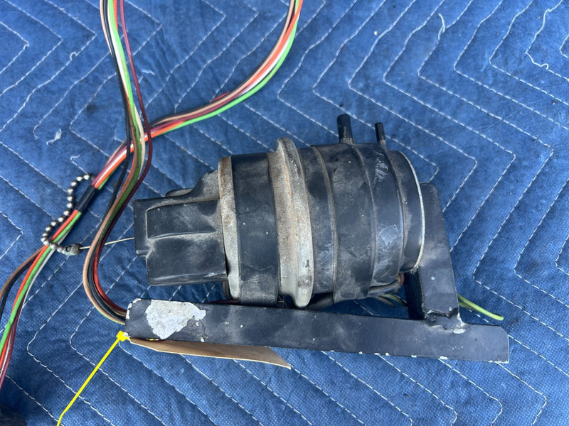 1967-1974 Volvo 140 142 144 145 Cruise Control Module Vacuum Pump OEM #4946EM