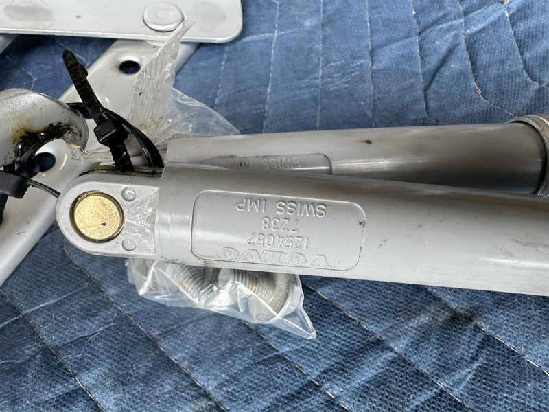 1986-1993 Volvo 240 244 Deck Lid Trunk Hinge Left & Right Pair Silver #4835E