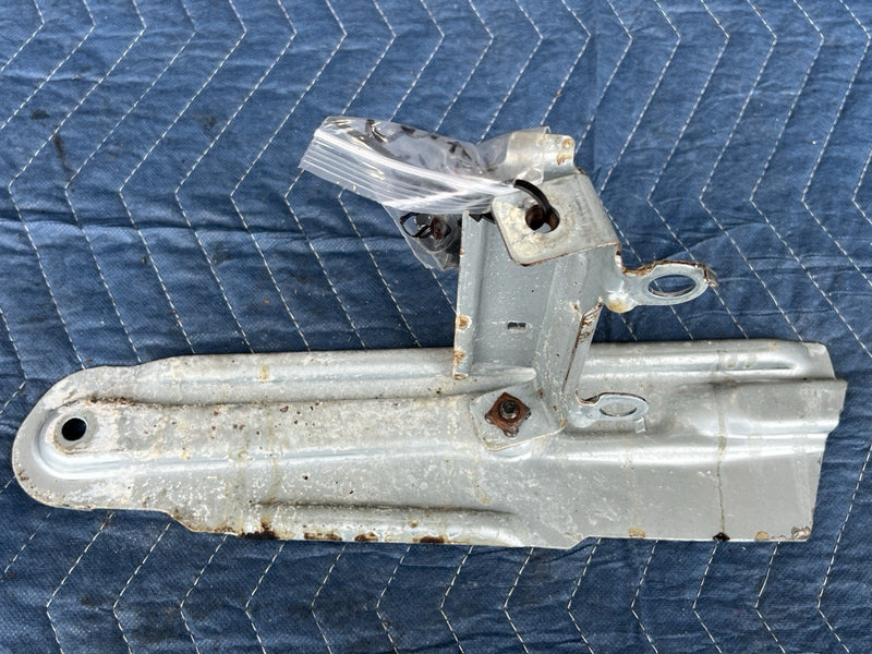 1993-1997 Volvo 850 850R Center Console Bracket Shift Surround Manual OEM #4509E