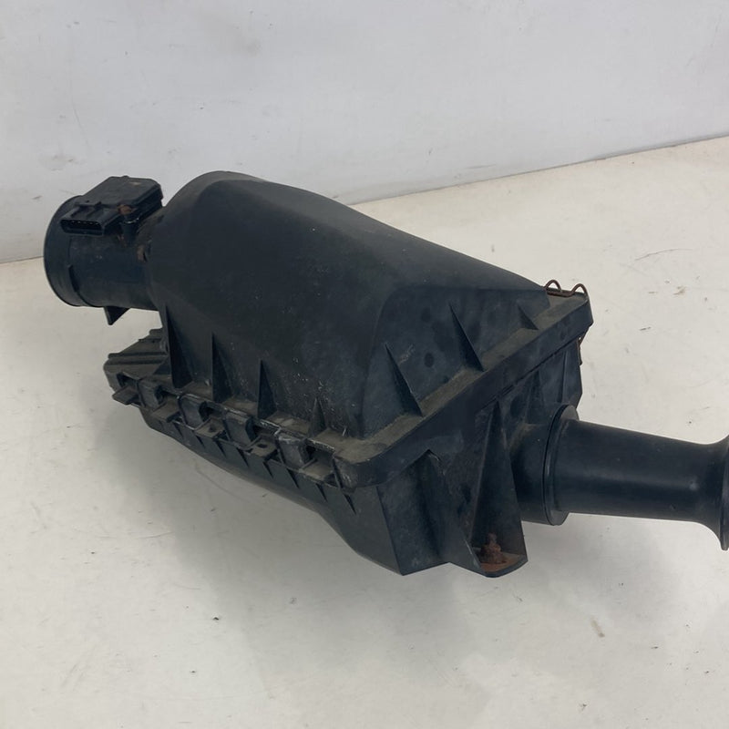 2002-2005 Lincoln Town Car Signature Air Filter Housing Box OEM #5141M