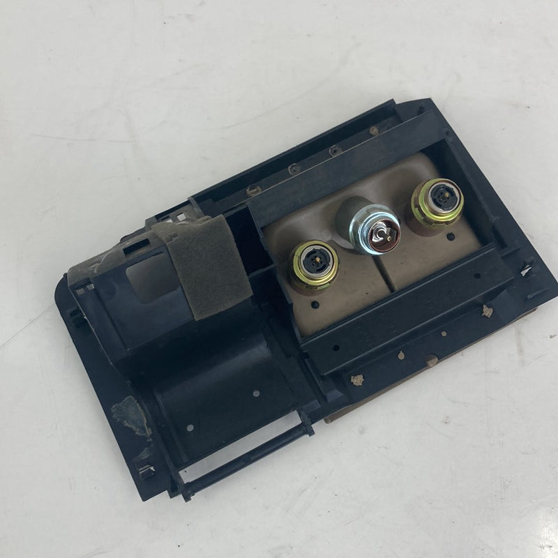 1995-1998 Chevrolet Silverado 2500 GMT400 Cigarette Lighter 15993279 OEM