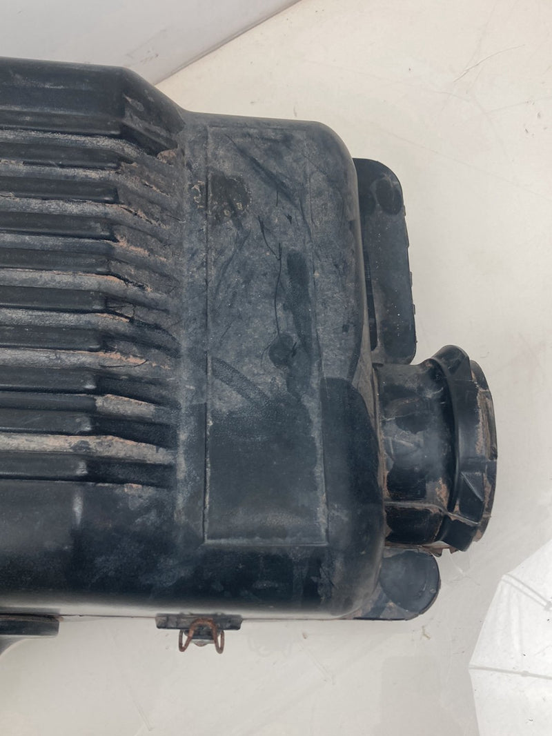 1996 Chevrolet Silverado GMT800 - Air Filter Box PN: 15713003