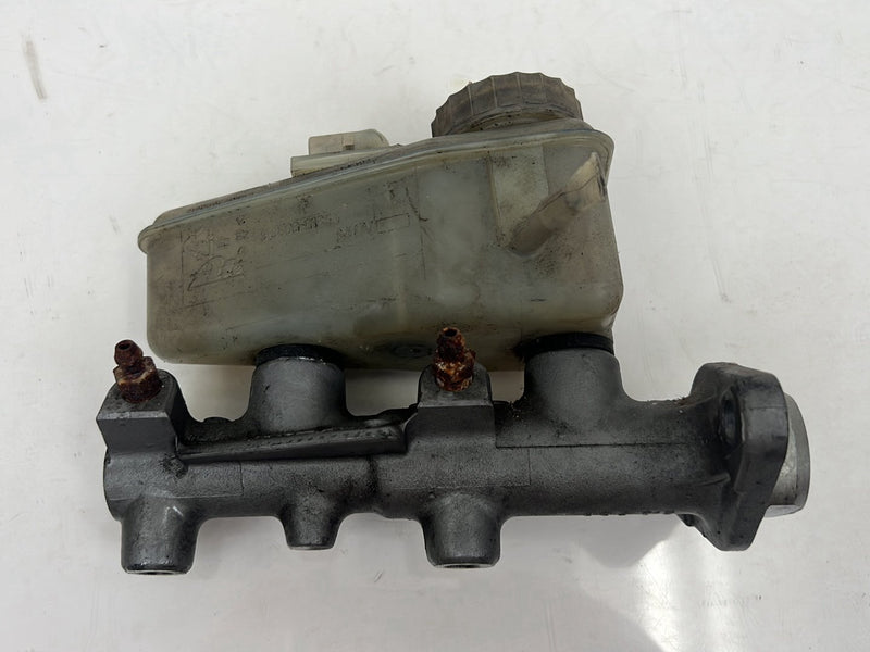 1990-1992 Volvo 740 745 940 Brake Master Cylinder w/ Reservoir 3530354 OEM #5950EM