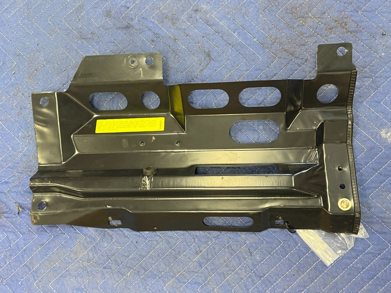 1992-1995 Volvo 940 740 Driver LH Lower Knee Bolster Brace Bracket OEM #3199EM