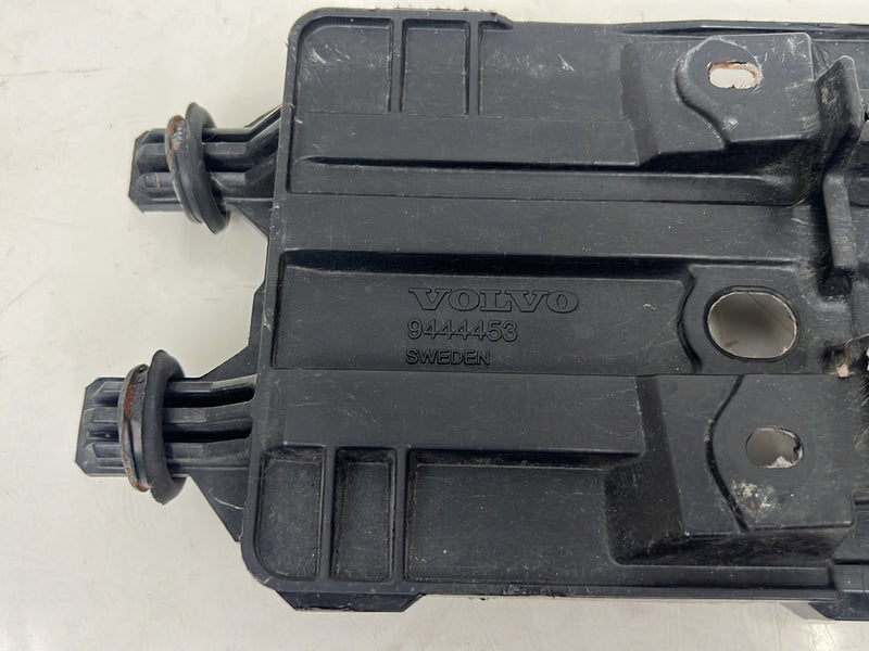 1998-2000 Volvo V70 S70 Engine Bay Battery Tray Mount Holder 9444453 OEM