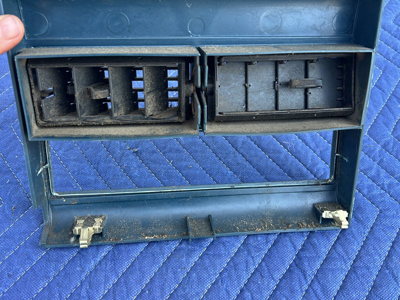 1988-1994 Chevrolet Silverado Center Dash Air Vent Radio Bezel Blue OEM #5501EM