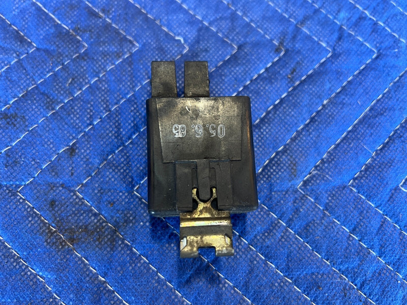 1984-1989 Volvo 740 760 Fuel Pump Radio Suppression Relay 1323592-1 OEM #1701EM