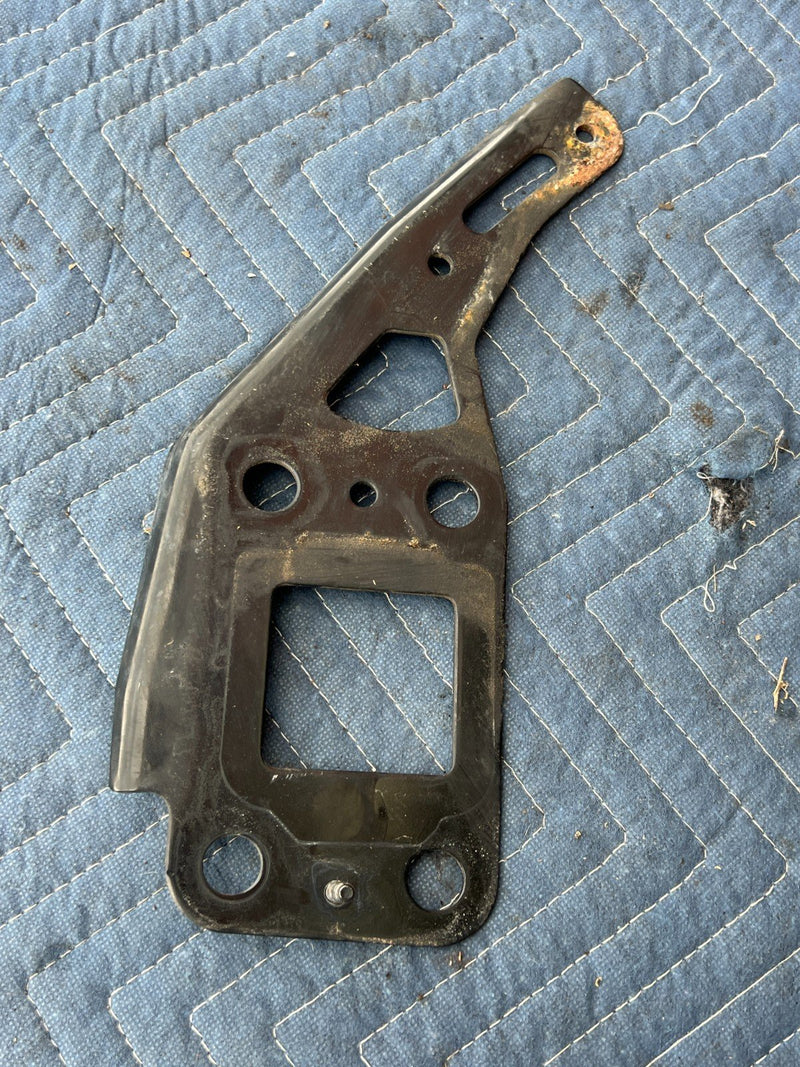 2005-2011 Audi A6 Driver Left Core Support Mount Bracket 4F0805499C OEM #3542EM