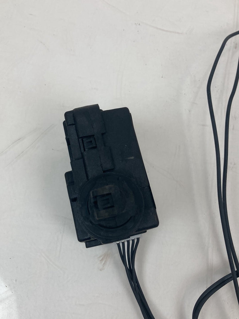 2007 Volvo S60 - Headlight Relay PN: 89901406 89024777