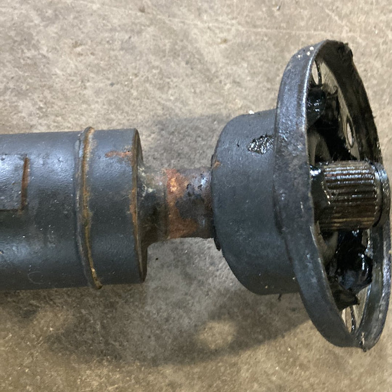 2003-2007 BMW 545i E60 Driveshaft Automatic ZF 7526165 2282720-11 OEM #4957M