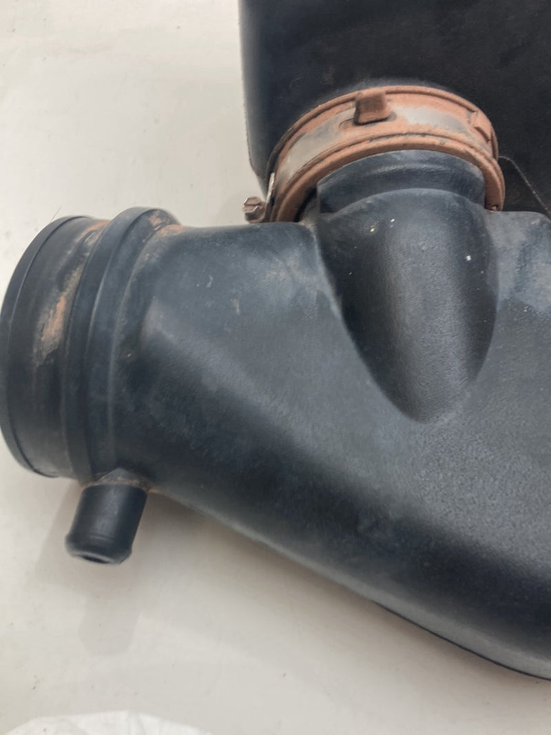 1996 Chevrolet Silverado GMT800 - Air Intake PN: 15998579 15995696
