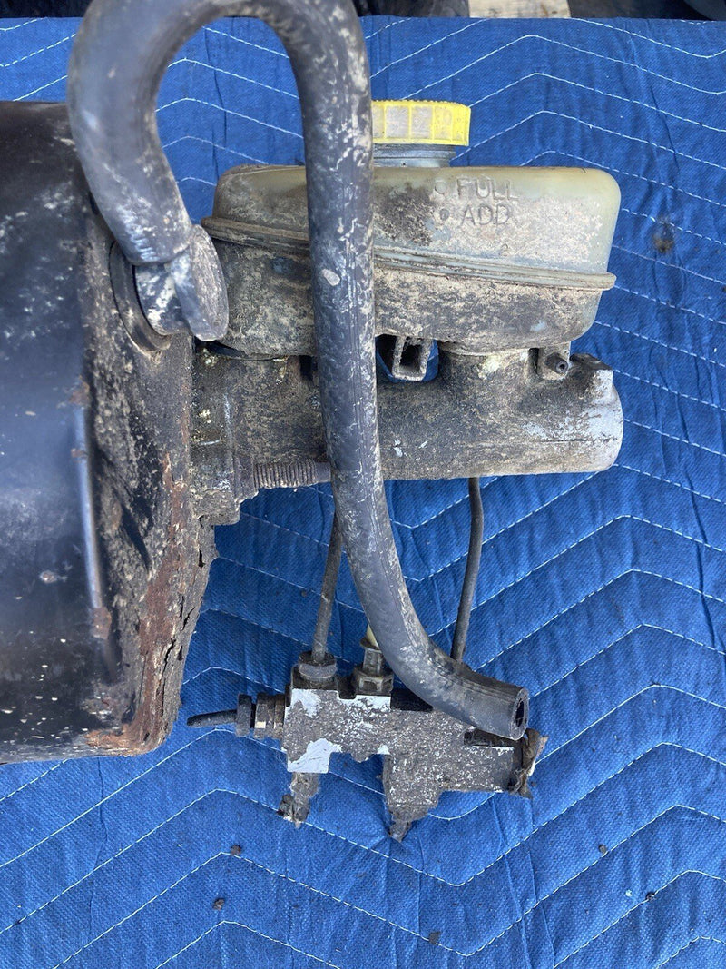 1997-2002 Jeep Wrangler TJ Brake Booster Master Cylinder 52009135 OEM #3261M