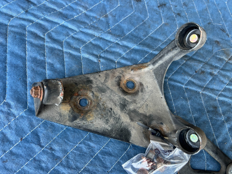 1989-1995 Volvo 740 940 Sedan ABS Block Pump Mount Bracket Brace OEM #3735EM