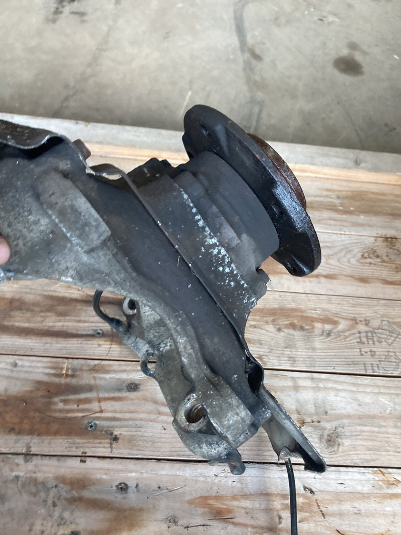 2003-2007 BMW 545i E60 Hub Front Right Arm RH 6760954 OEM #4984M