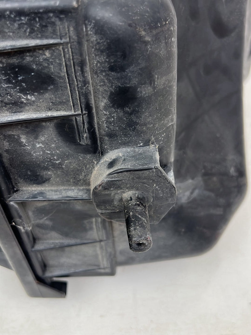 1993-1997 Volvo 850 Air Cleaner Filter Box Housing 6842884 OEM