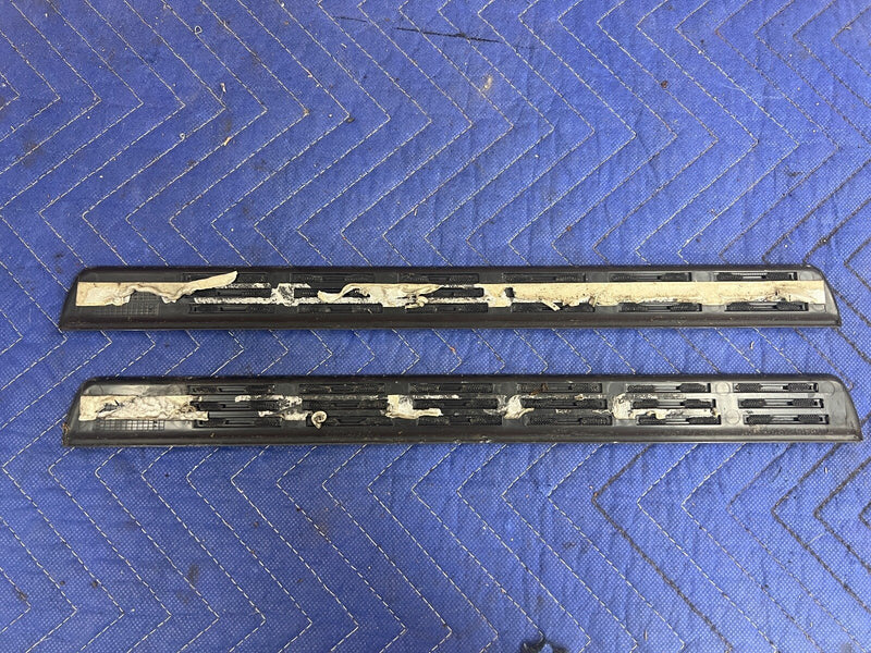 2005-2007 Volvo S60R V70R LH & RH Front Door Sill Scuff Plate Trim OEM #1172EM