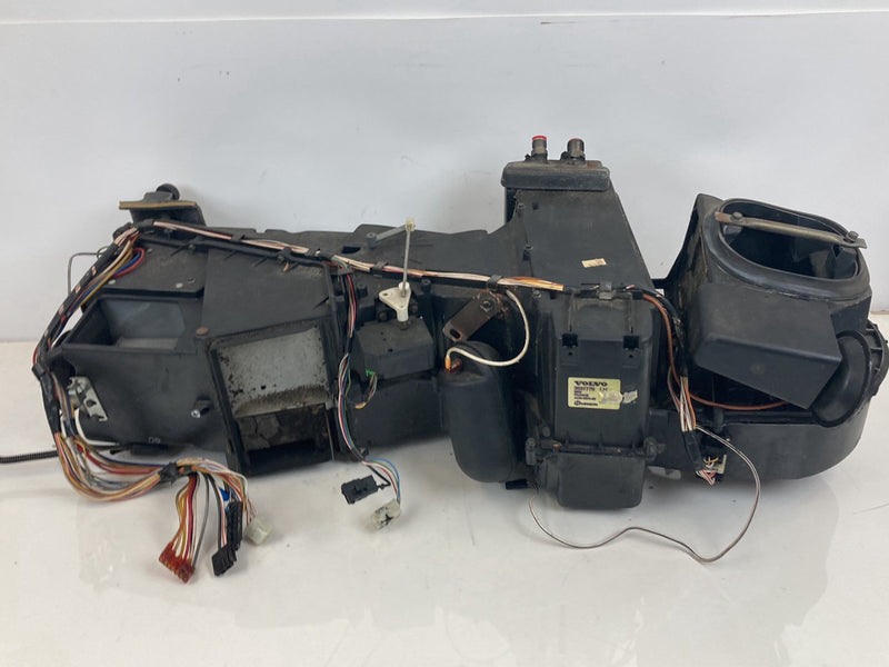 1992 Volvo 940 944 - HVAC Box PN: 3537770