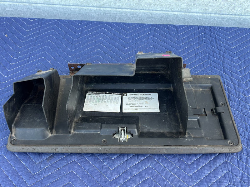 Chevrolet Silverado - Glove Box PN: 15707421