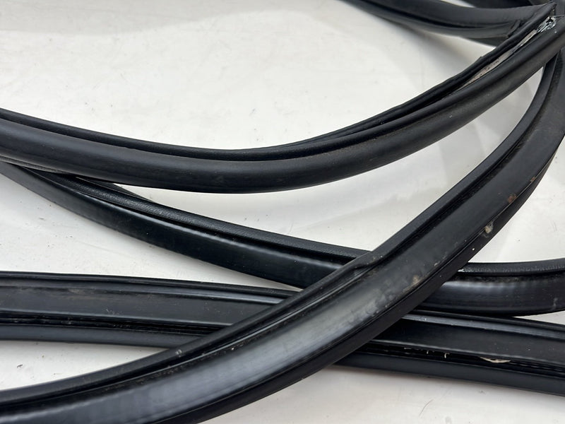 1990-1992 Volvo 740 745 940 Wagon Door Seal Gasket Weatherstripping Set OEM #5887EM