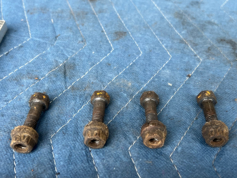 1985-1988 Suzuki Samurai SJ413 Front Differential Driveshaft Bolts 09100-08270