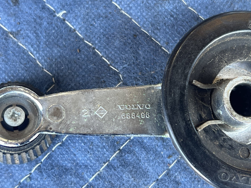 1973 Volvo 140 142 - Window Manual Crank PN: 688496