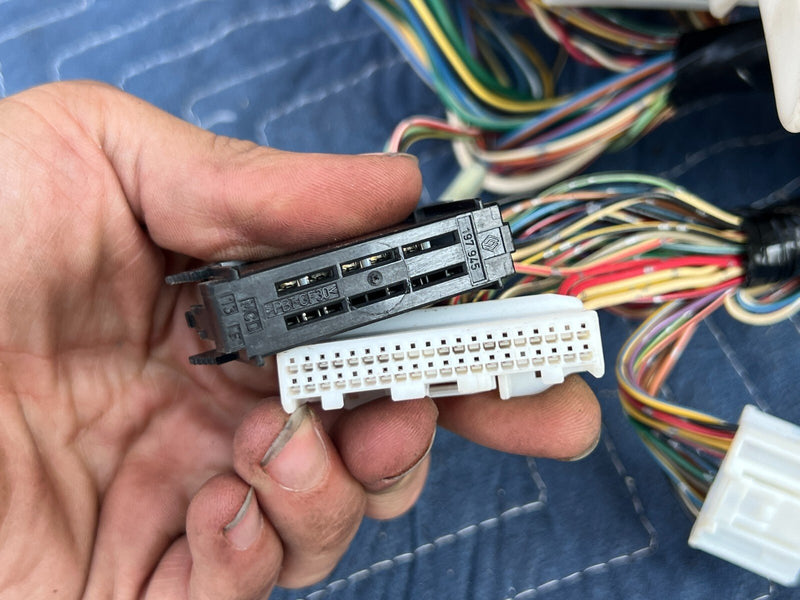 2010-2013 Suzuki SX4 Hatchback Interior Relay Fuse Box #1330CN
