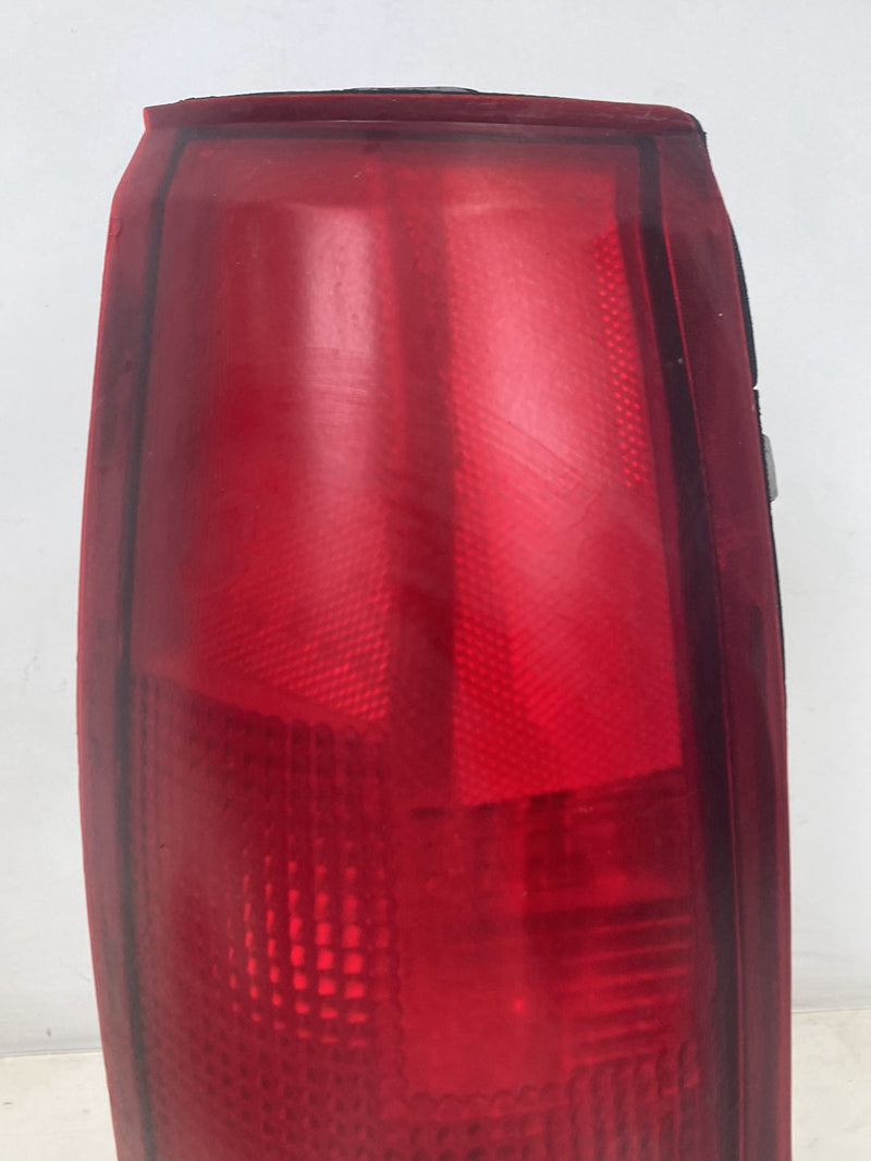 1995-1998 Chevrolet Silverado 2500 GMT400 Tail Light Left 16511566 OEM