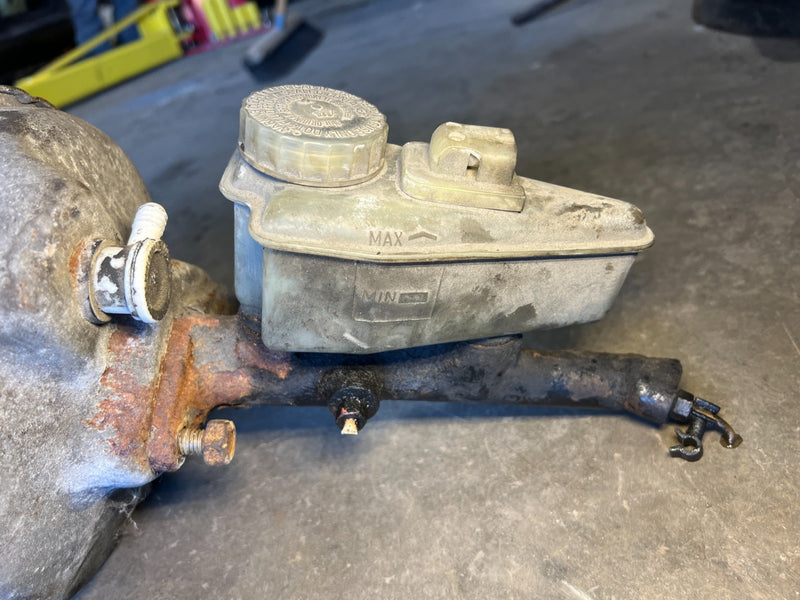 1986-1993 Volvo 240 244 Brake Booster & Master Cylinder Assembly OEM #4289EM