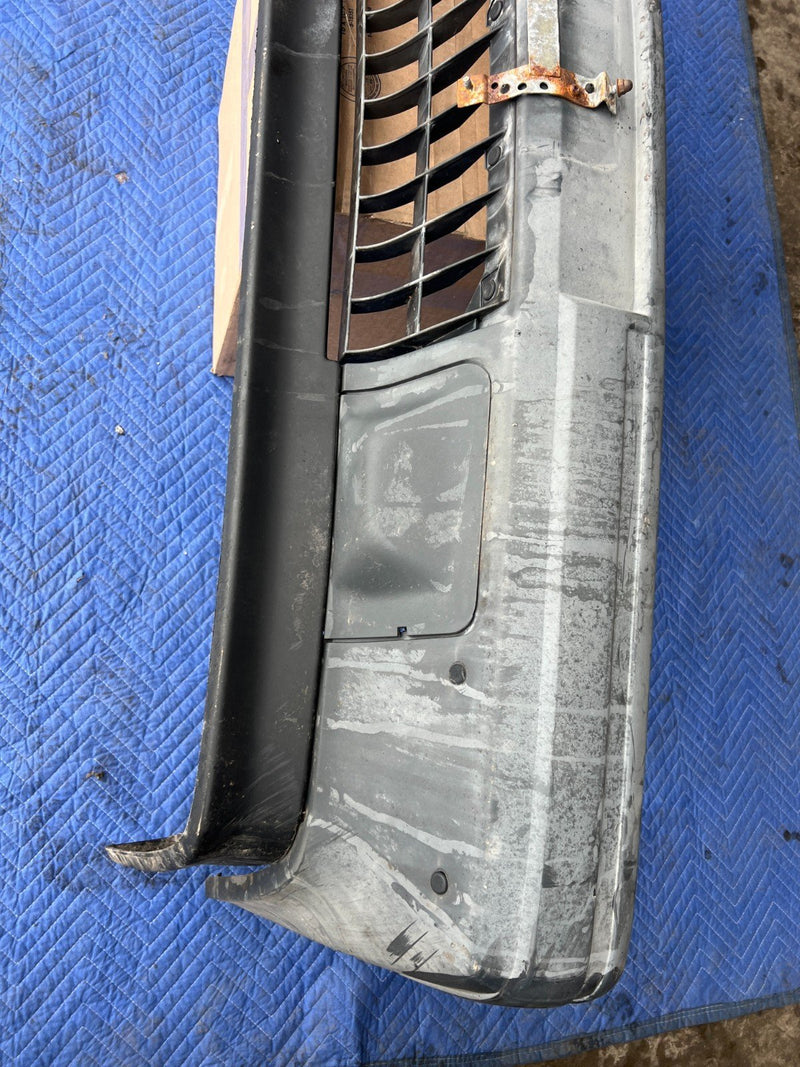 1989-1995 Volvo 740 940 Sedan Front Bumper Cover Trim Guard 1369626 OEM #3822EM
