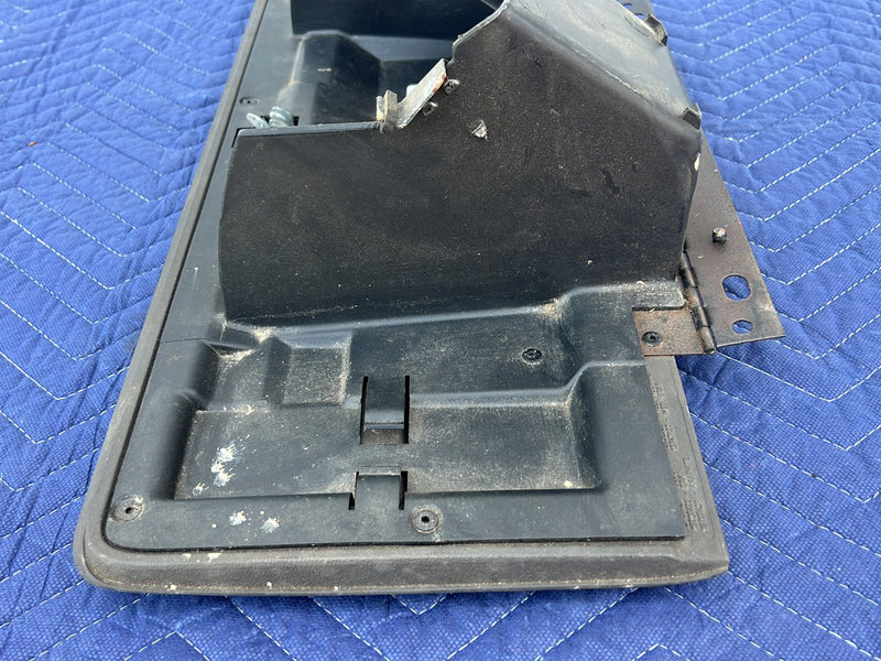 2003-2006 Chevrolet Silverado - Glove Box
