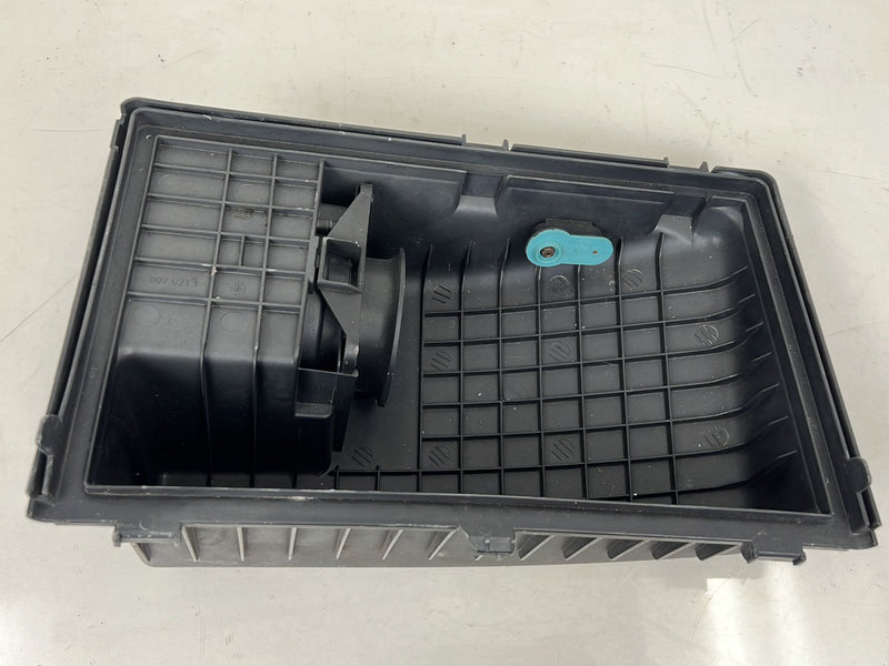 1990-1992 Volvo 740 745 940 Air Filter Cleaner Housing Box 8624781 OEM #5855EM