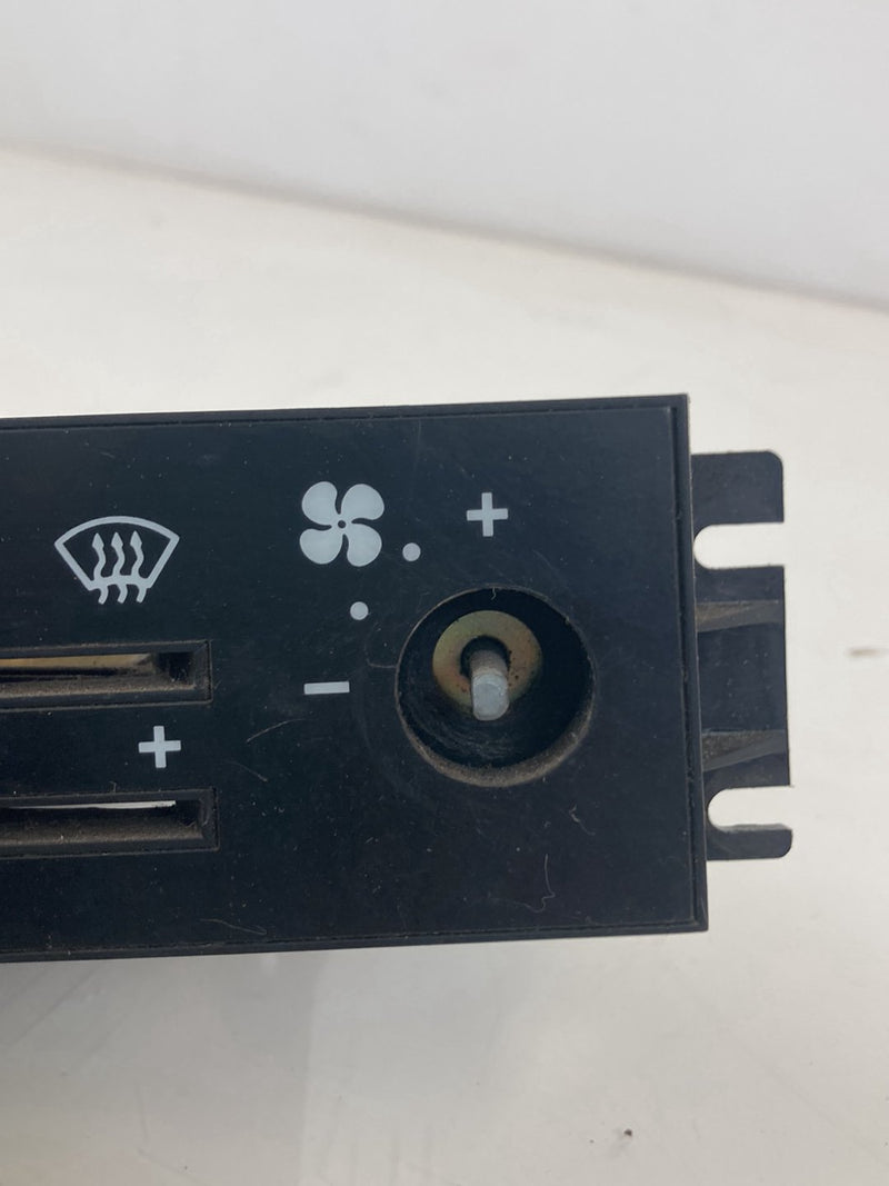1988 Chevrolet Silverado 1500 GMT400 - HVAC Climate Control PN: 16054617-1