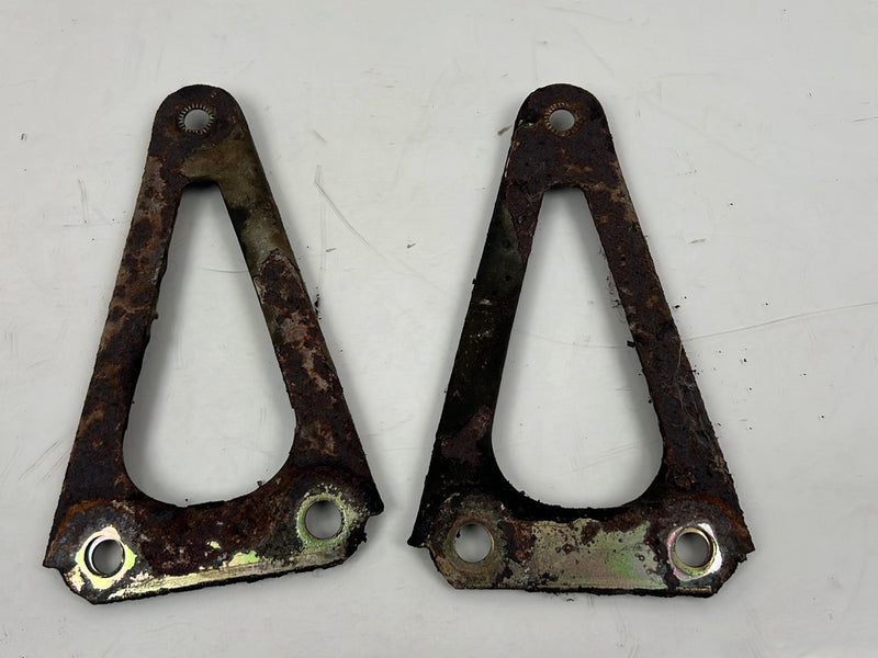 1975-1980 Volvo 244 240 Rear Right &amp; Left Subframe Bracket Mount Pair OE #5383EM