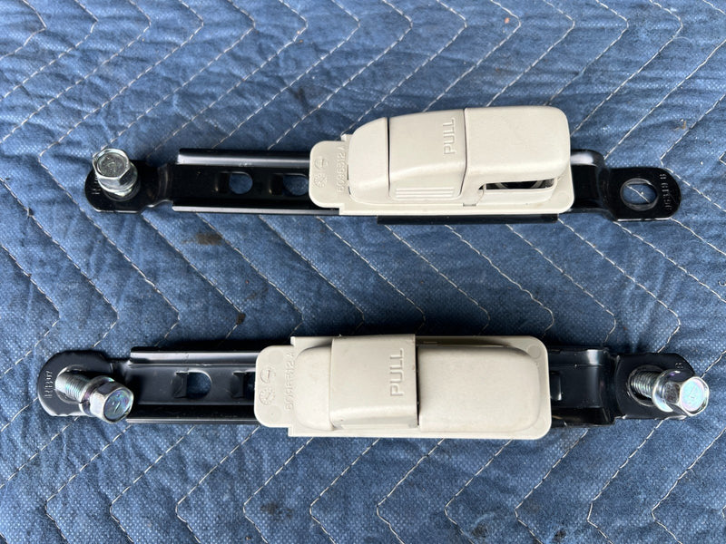 2008-2010 Nissan Rogue LH & RH Seat Belt Adjuster Set Pair 6096312 OEM #6498EM