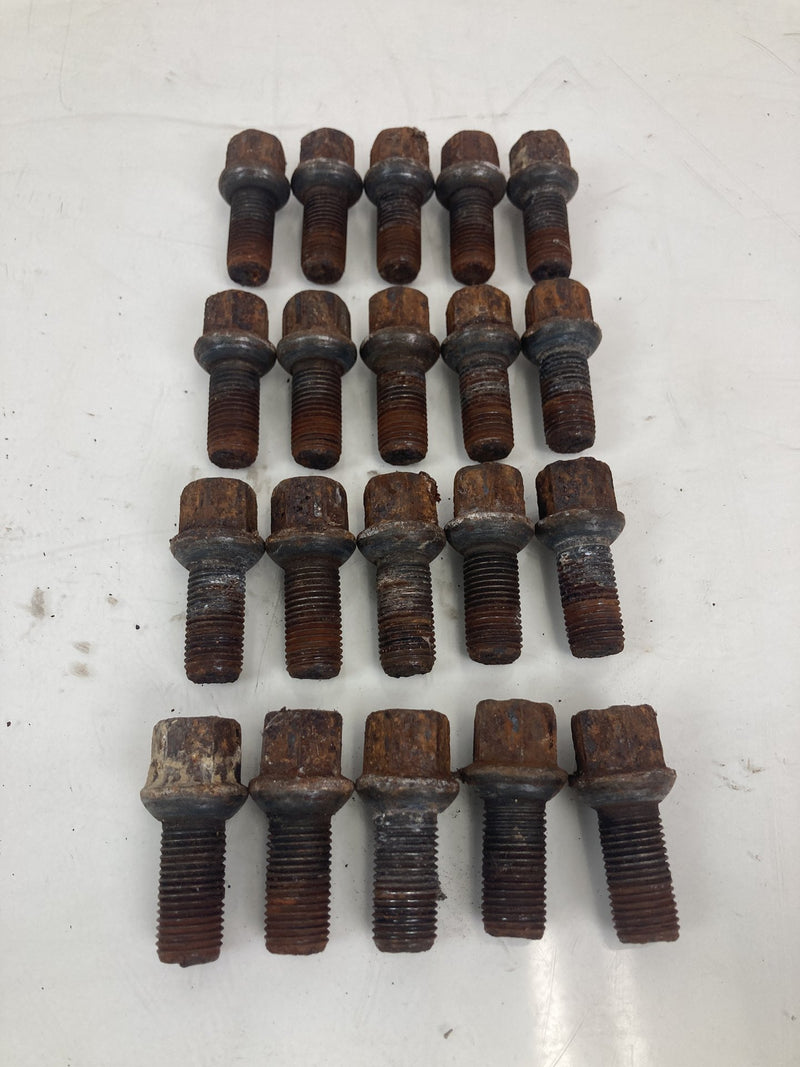 2001-2005 Volkswagen Passat Lug Bolts Nuts Wheel OEM #5507M