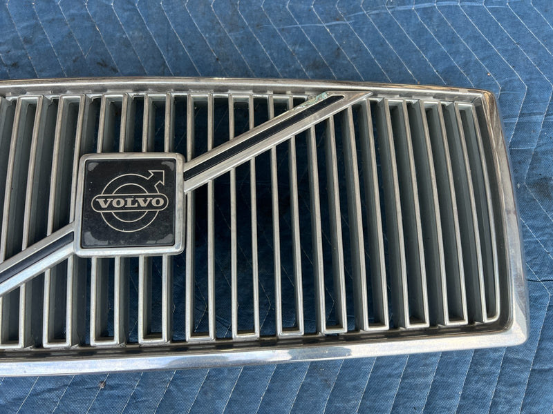 1989-1995 Volvo 740 940 Front Chrome Grille w/o Fog Lights 3518885 OEM #3727EM