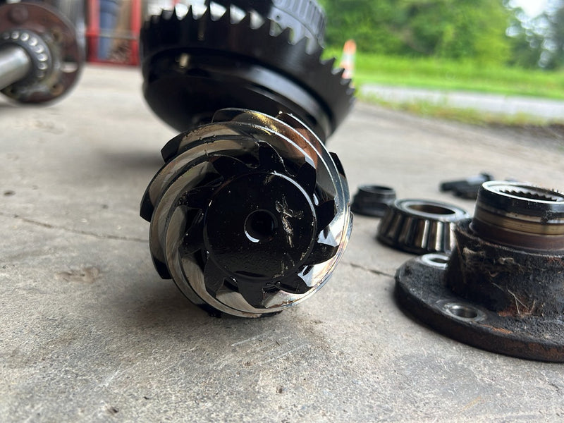 1990-1992 Volvo 740 745 940 Wagon 4.10 Ratio Rear Differential w/ Axle Assembly 3549692 OEM #5995EM