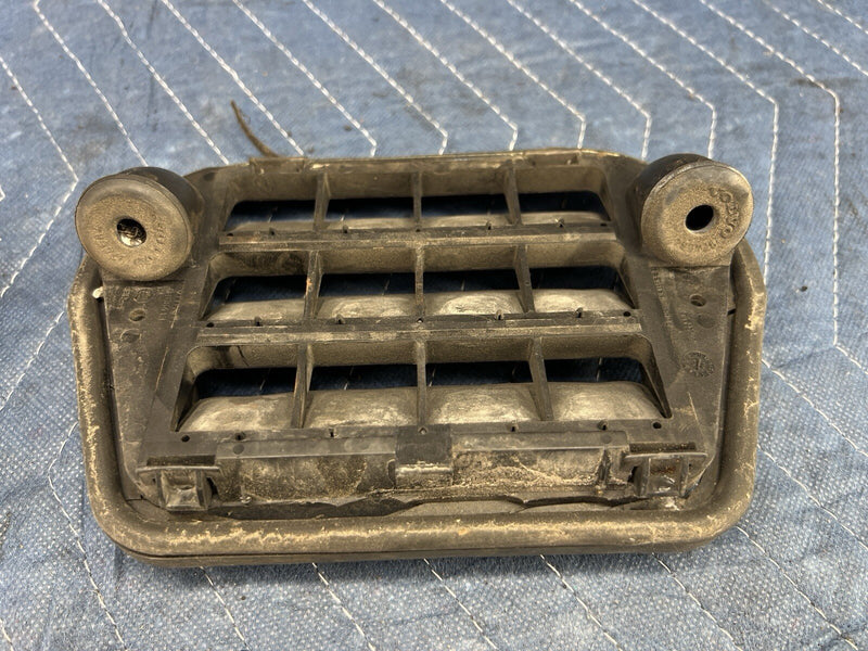 1998-2000 Volvo V70R V70 Cabin Pressure Relief Air Vents L & R OEM #4094E
