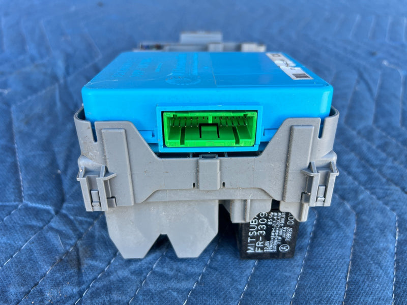 1998-2002 Honda OEM Fuse Box Cabin Side  S84-A01 00288 98079 PP-TD20 #1999CN
