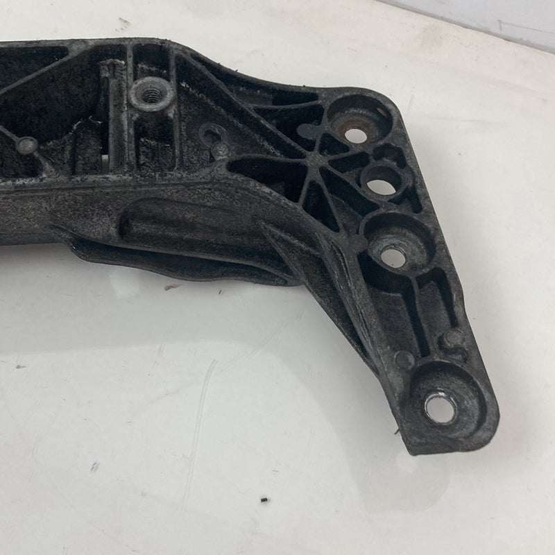 2003-2007 BMW 545i E60 Automatic Transmission Mount Bracket 6761102 139920 OEM #4950M