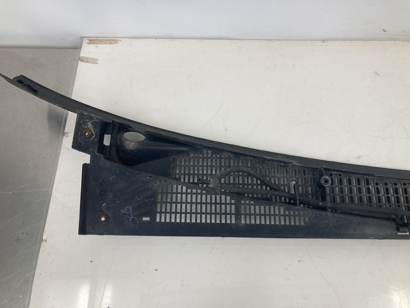 1995-1998 Chevrolet Silverado 2500 GMT400 Cowl Panel 15969625 OEM